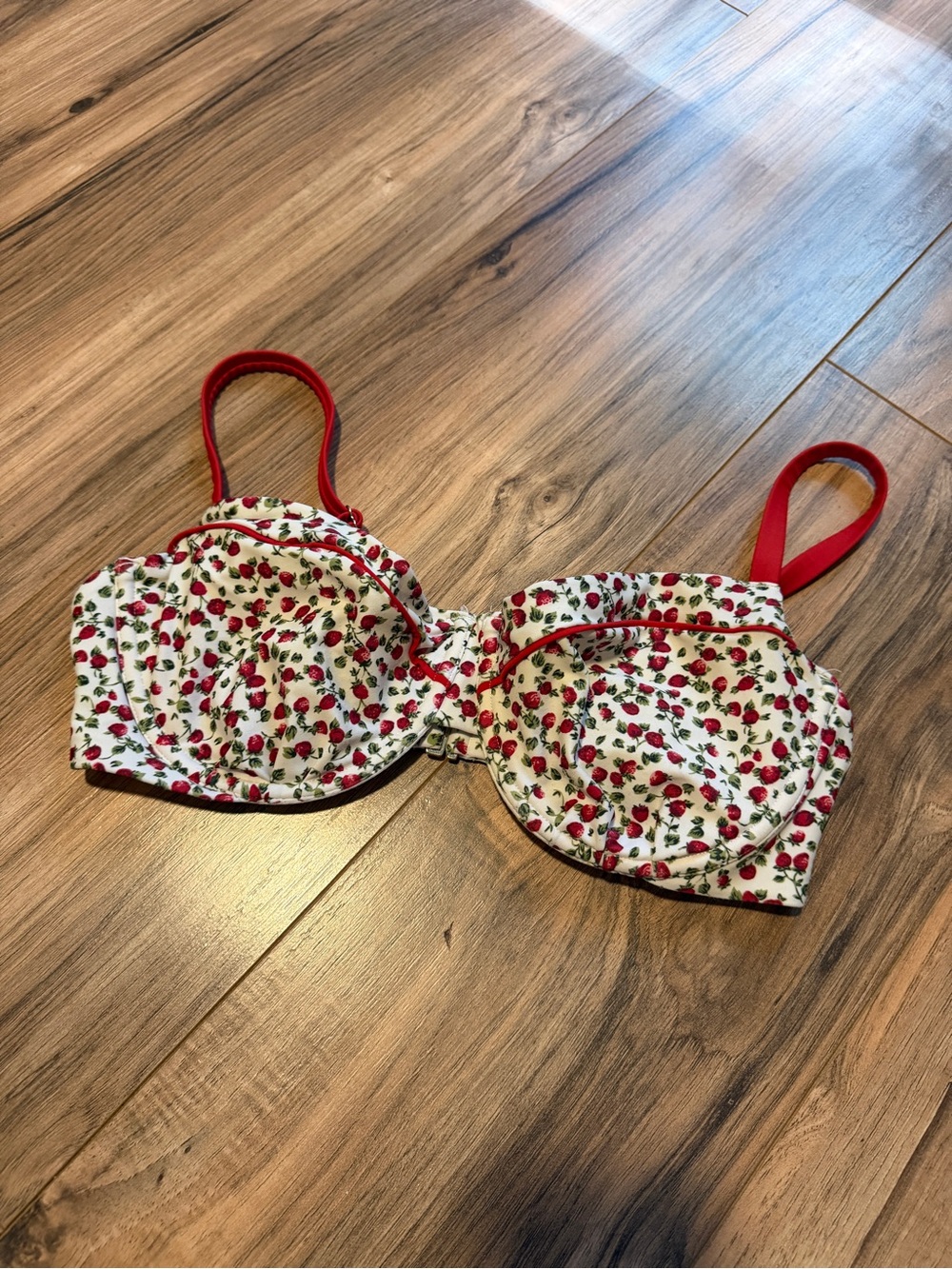 Abercrombie & Fitch Cream Bra with Red Rose Print